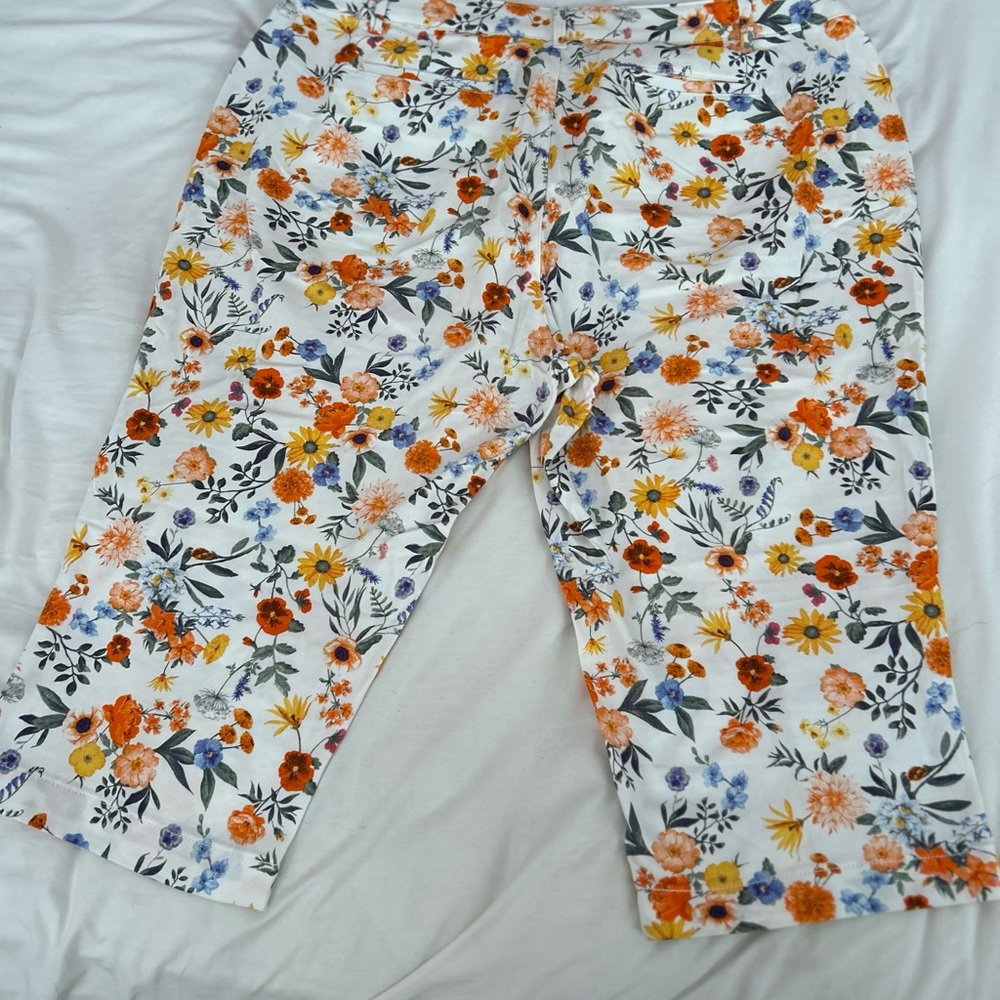 St. John's Bay Multicolor Floral Women's Casual Capris